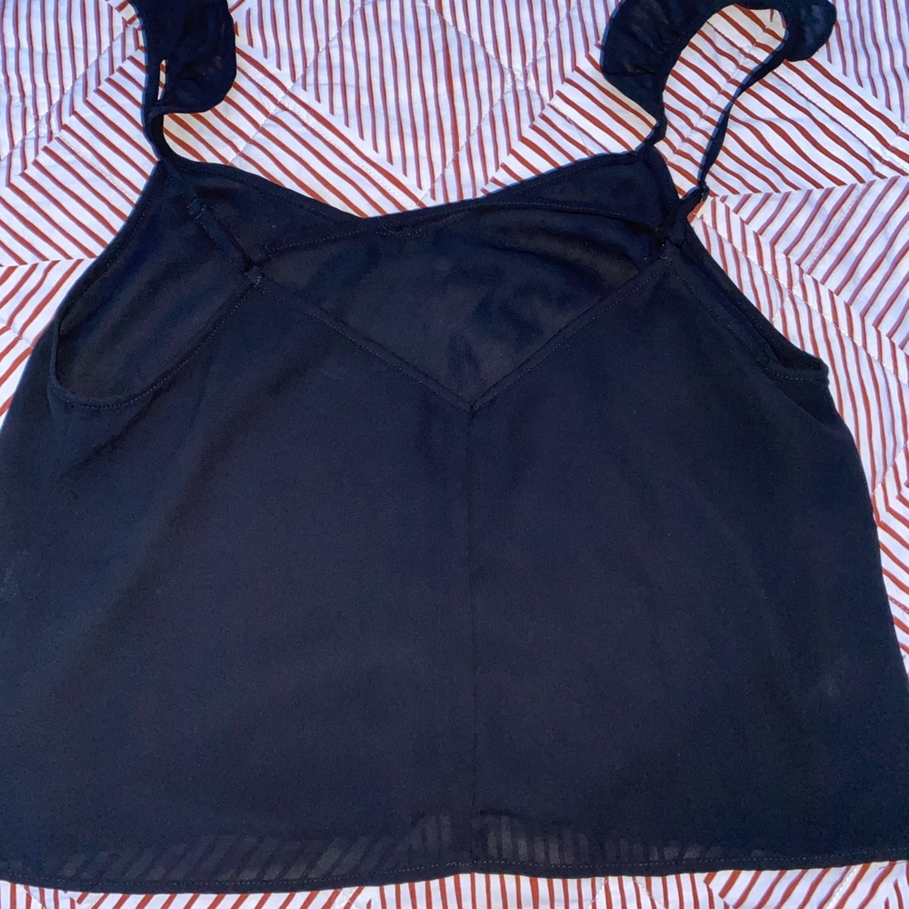 Black loose crop top